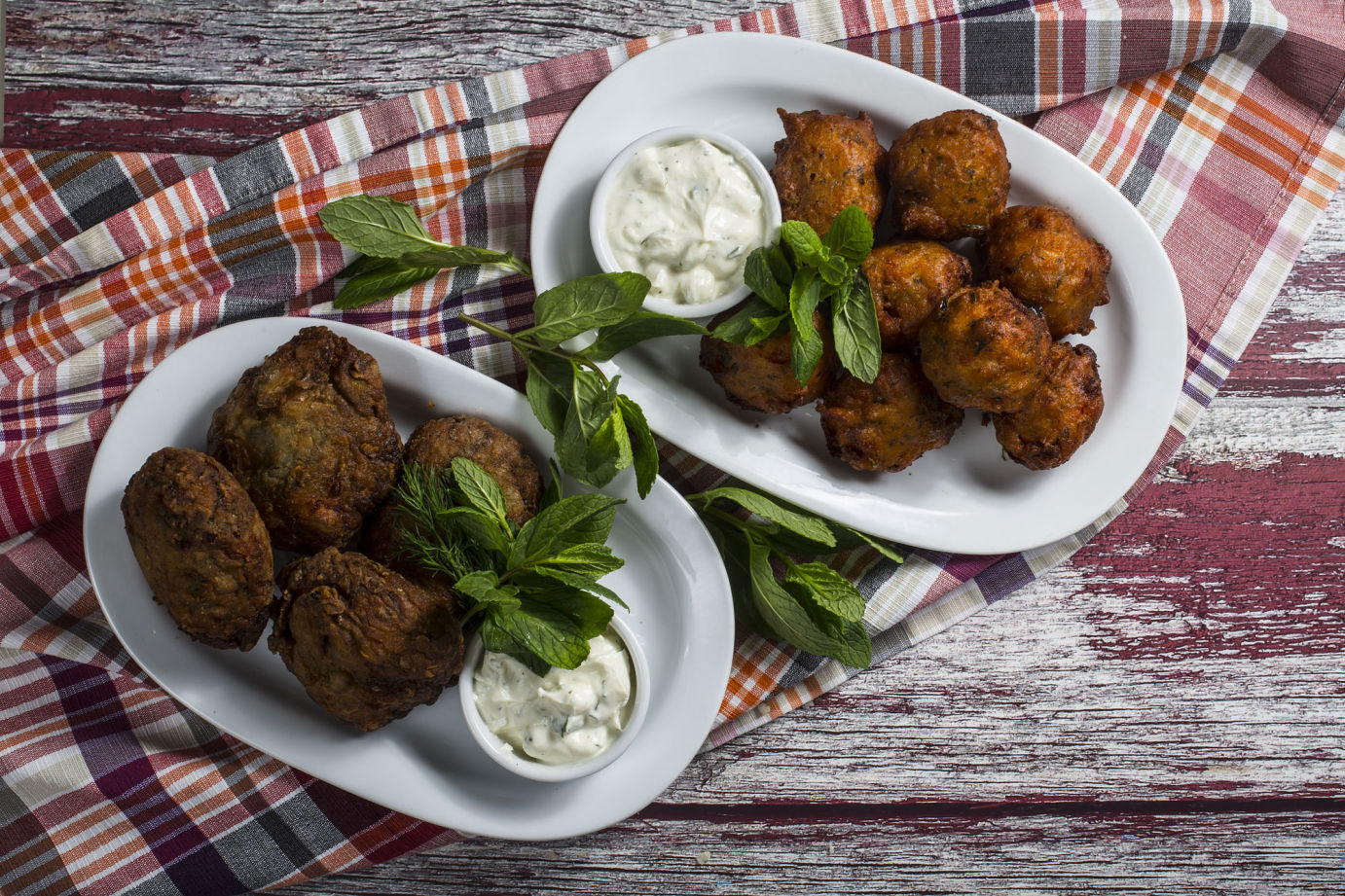 George's Steak House - Μπιφτεκούπολη - Κολοκυθοκεφτέδες και ντοματοκεφτέδες.